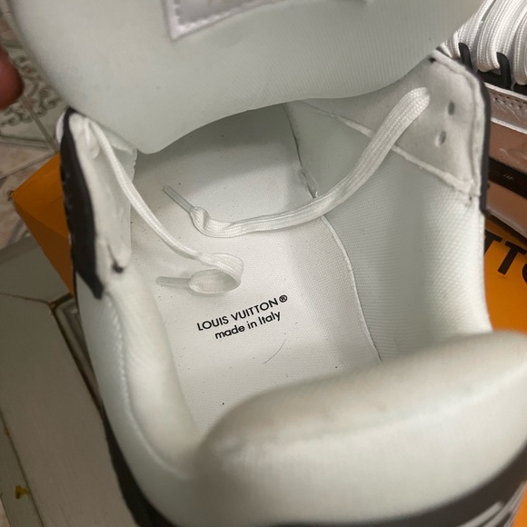 Louis Vuitton trainers - Picture 7 of 9
